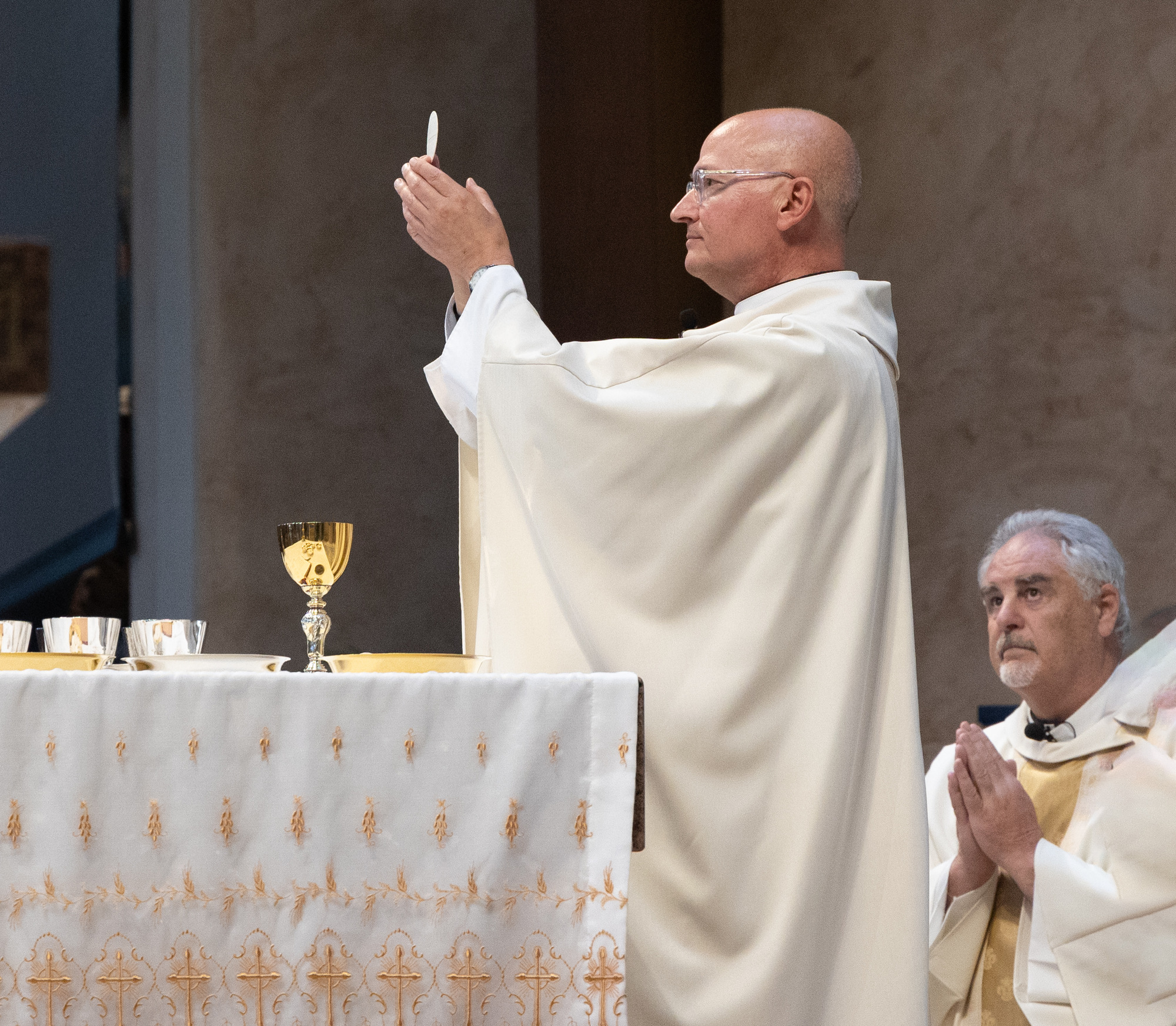 Eucharistic Witnesses Church of the Nativity Leawood, KS